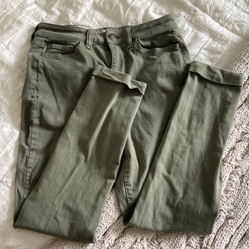 Olive Green “So” High rise pants. Size 7/28w